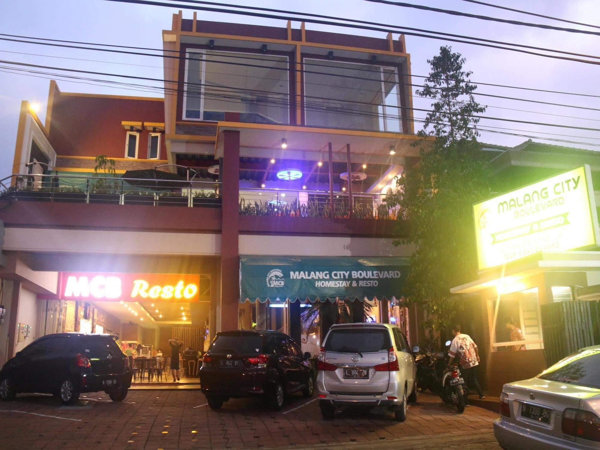 Malang City Boulevard Homestay Exterior photo