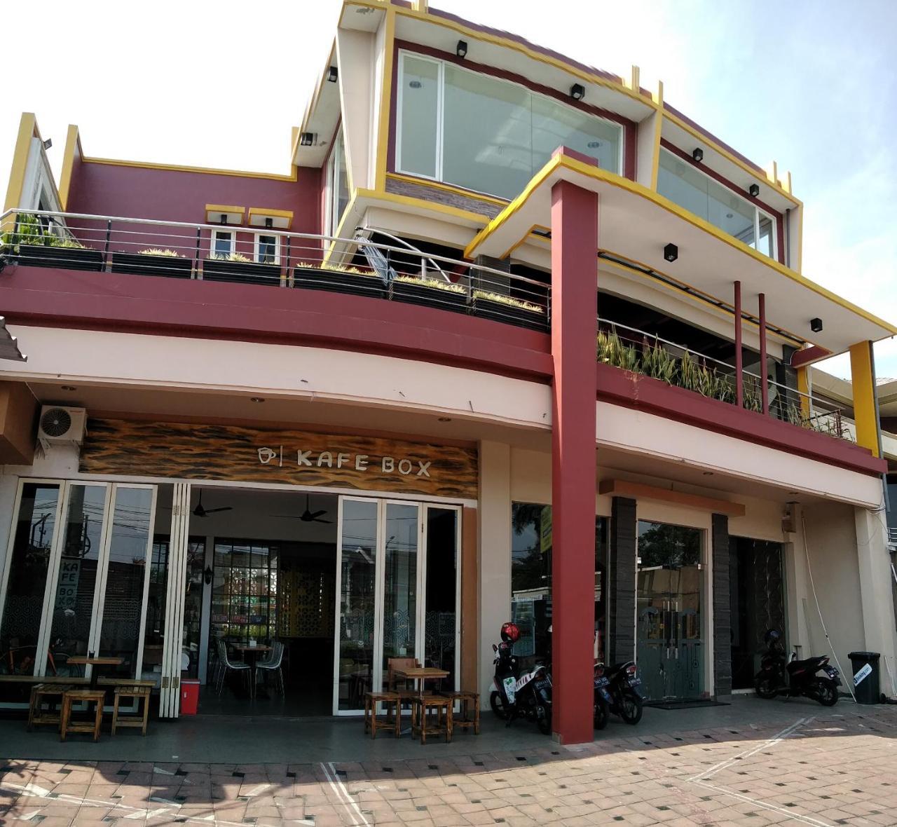 Malang City Boulevard Homestay Exterior photo