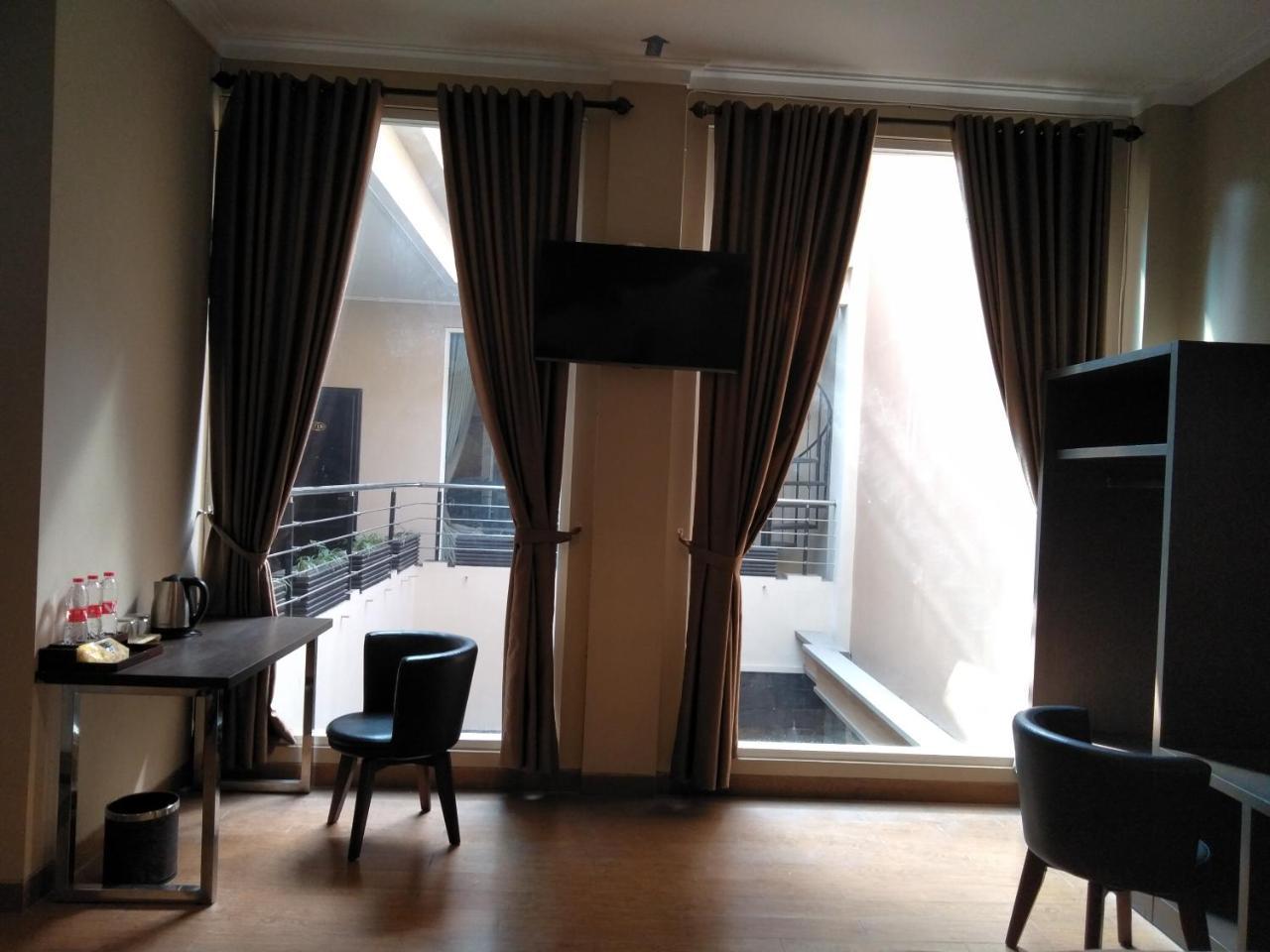 Malang City Boulevard Homestay Exterior photo