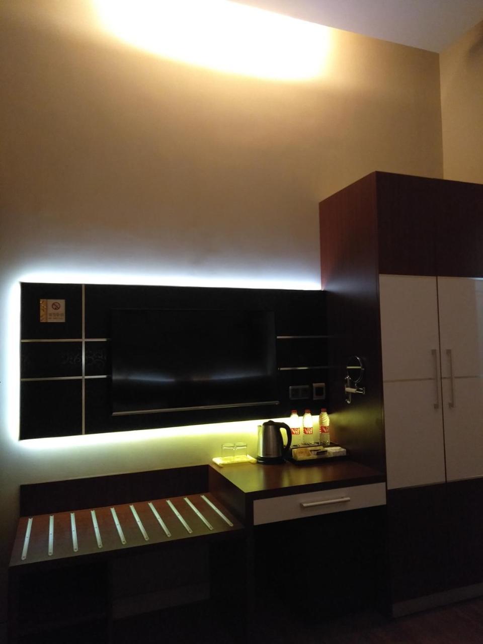 Malang City Boulevard Homestay Exterior photo